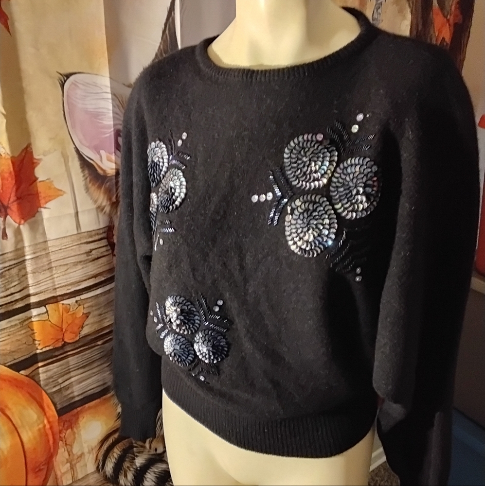 Annalisa Vintage 1980s Women's Size Medium Sequin Angora Lambswool Sweater Excel